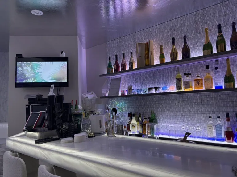 ビーブルカフェの店内