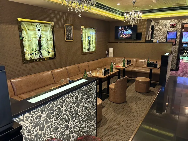 ラグゼリアの店内