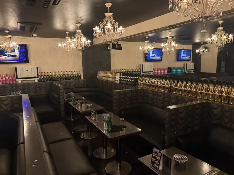 テンプテーションの店内