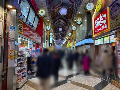 へのへのもへじへの道順 4／8：モールに入ったら直進を続けます。