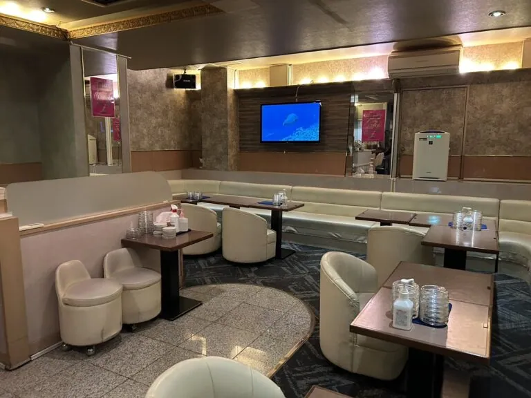 ファインの店内