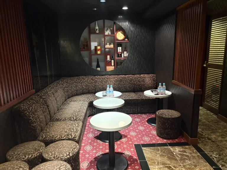 庭園の店内