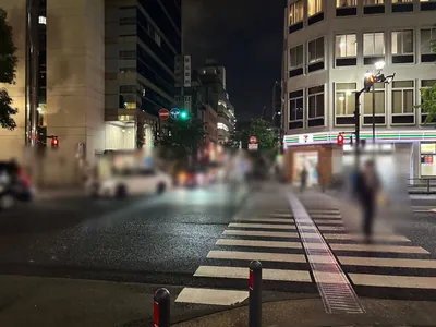 サロンドクラブへの道順 6／11：三つ目の十字路も越えて直進します。
