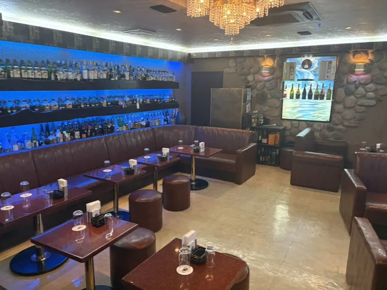 帝 （ミカド）の店内