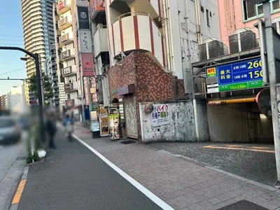 N （LOUNGE BAR エヌ）への道順 5／5：少し歩くと右手に池袋Nエヌの入る「JPビル」があります。