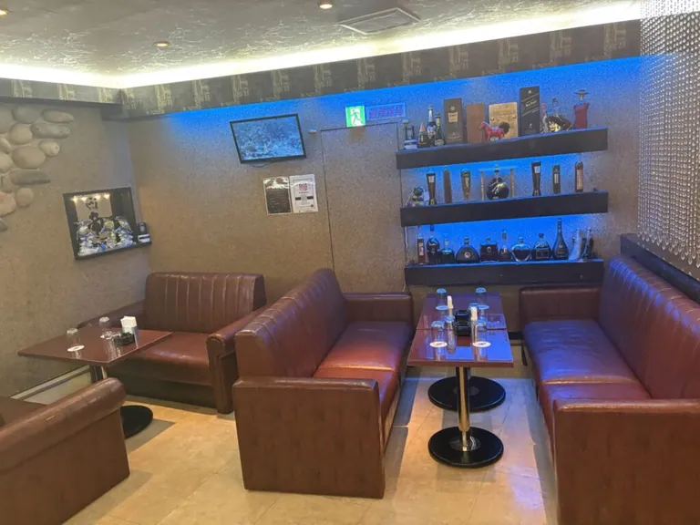 帝 （ミカド）の店内