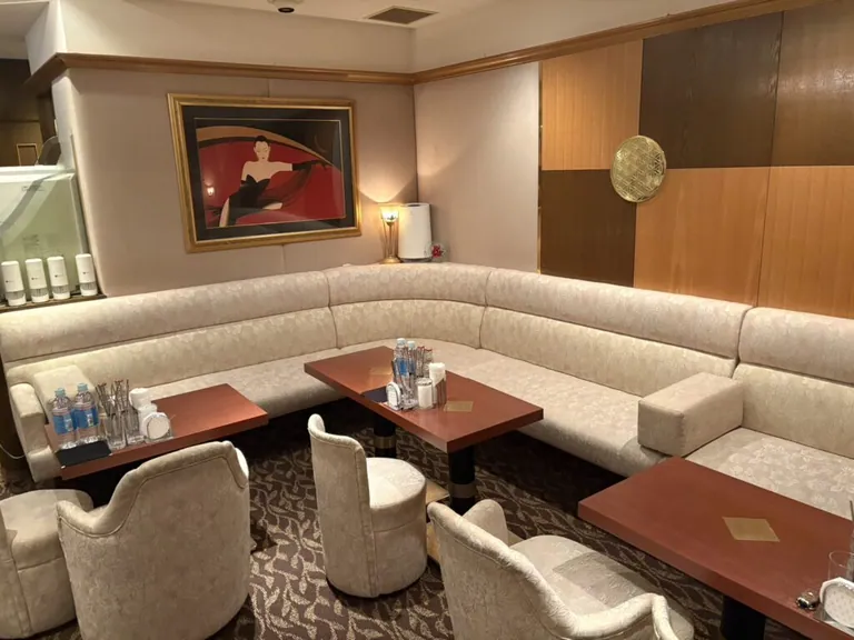 ルナピエーナの店内