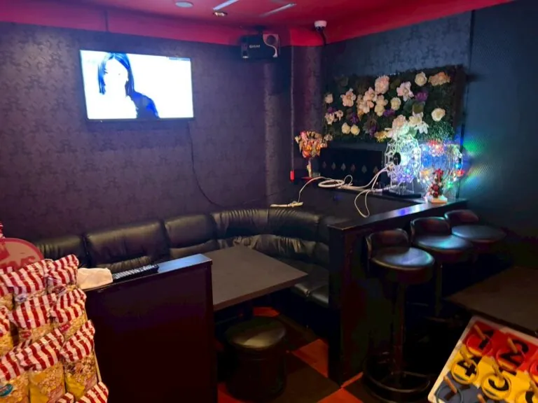 五井 ヴォーグ (girl’sbar VOGUE)の店内