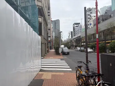 叡 （エイ）への道順 6／8：一つ目の路地を左折します。