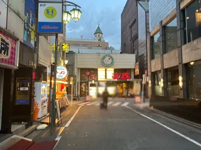 リュアーグへの道順 8／9：突き当りを右折します。