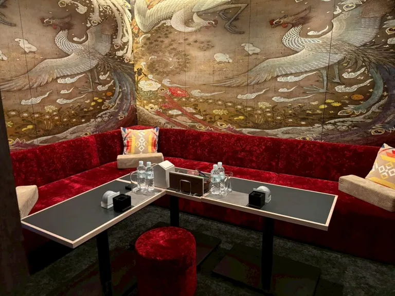 レジェンドの店内
