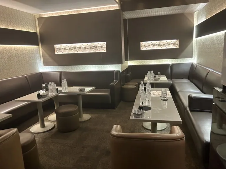 奏 (カナデ)の店内