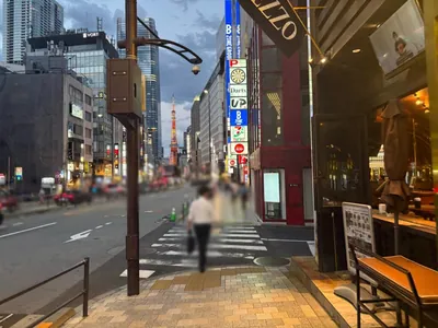 ファブリックU24への道順 5／8：右手一つ目の路地を越えて直進します。