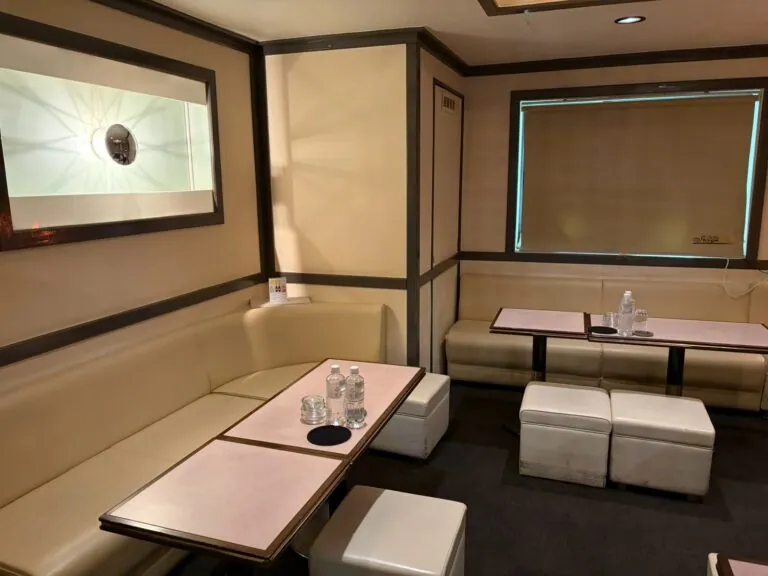 ステージの店内