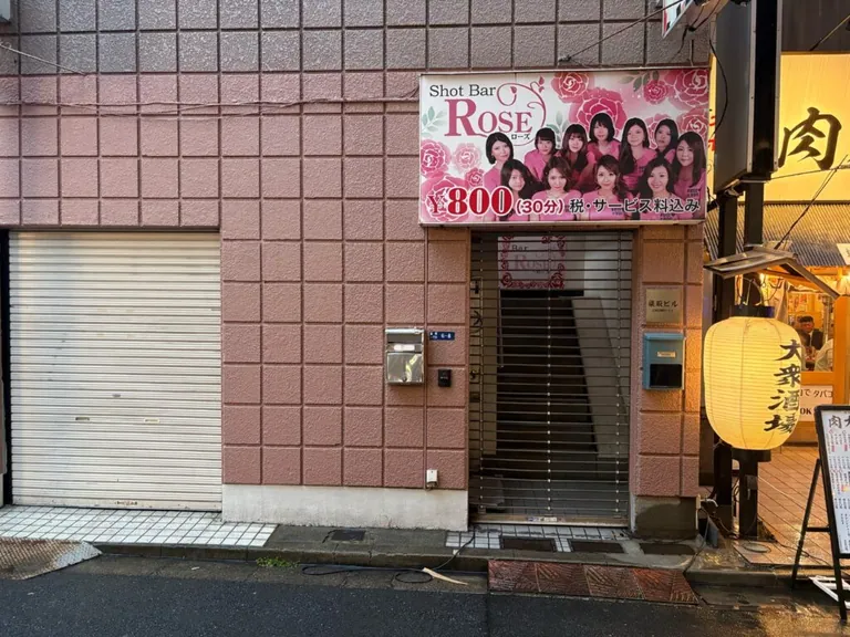 ローズの店内