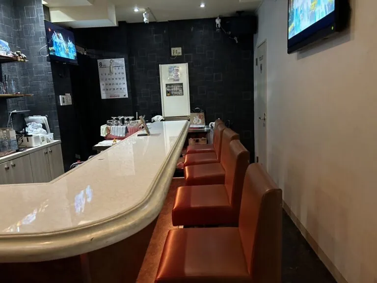 エムズ （Girl’s Bar M’s）の店内