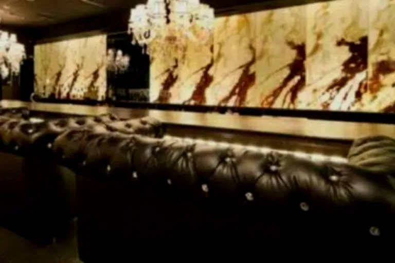 カランの店内