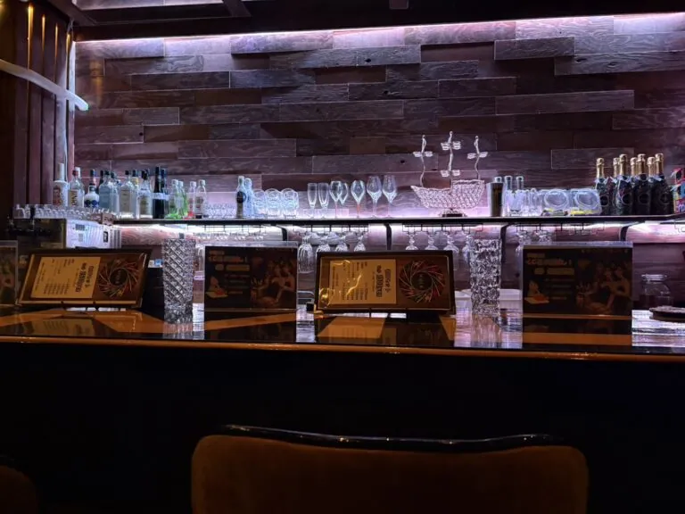八幡宿 モール (Girl’s Bar MOLE)の店内