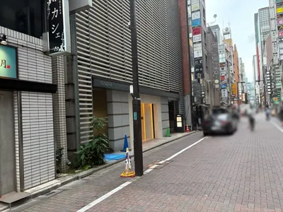 ブレアへの道順 10／10：少し進むと左手に銀座ブレアの入る「GINZA8ビル」があります。