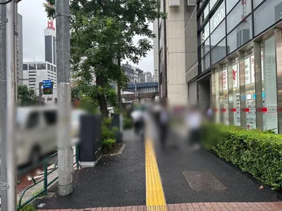 ファントムへの道順 2／10：道路を左手に直進をします。
