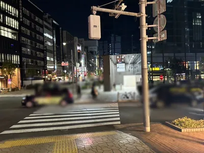 華壇 （カダン）への道順 4／9：二つ目の横断歩道も渡ります。