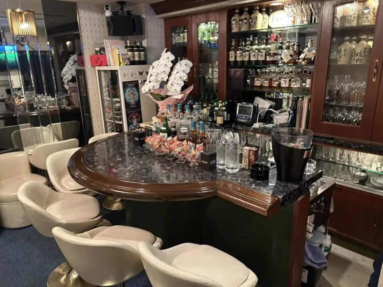 ジャロの店内