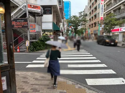 グランジュールセカンドへの道順 5／7：一つ目の左手路地を越えて直進をします。