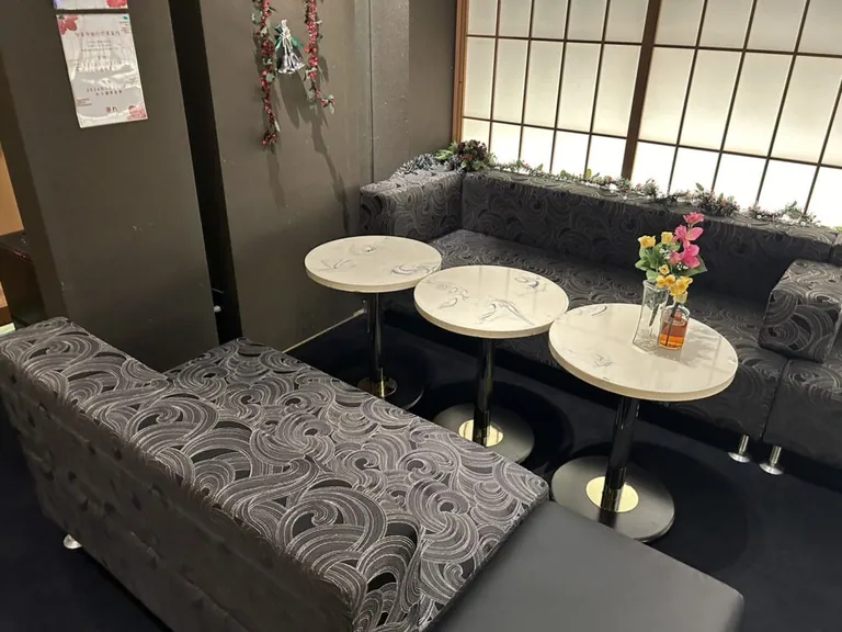 華れ （ハナレ）の店内