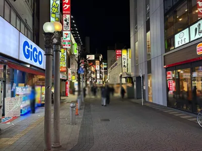 グランヴァレへの道順 6／17：五差路に出るまで直進します。