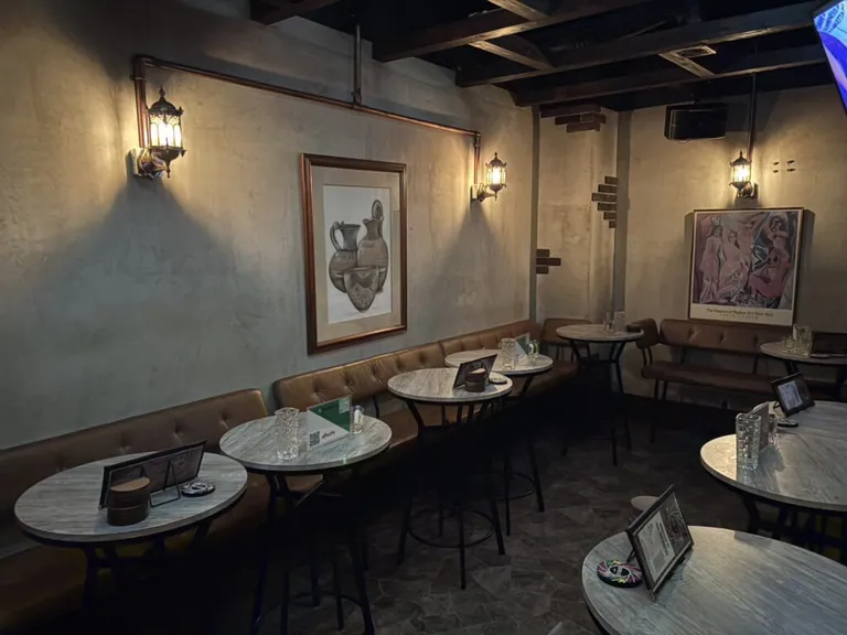 八幡宿 モール (Girl’s Bar MOLE)の店内