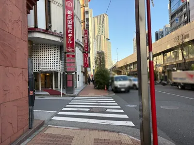 フクロウ （CLUB　梟）への道順 8／9：「難波橋」の交差点から一つ目の路地を左折します。