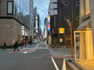 利久 （リキュウ）への道順 8／9：一つ目の十字路を越えて直進します。