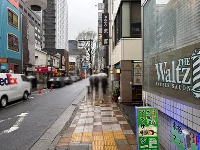 イチへの道順 9／12：右手二つ目の路地も超えて直進をします。