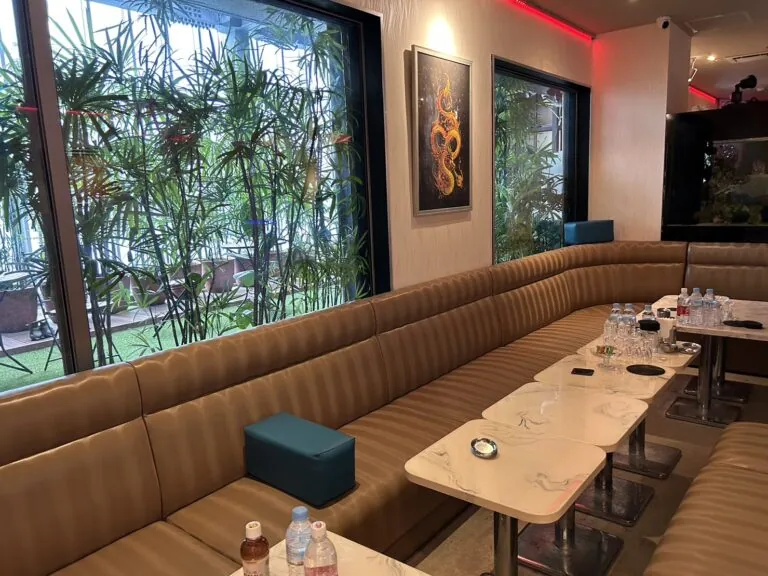 ニューペリエの店内