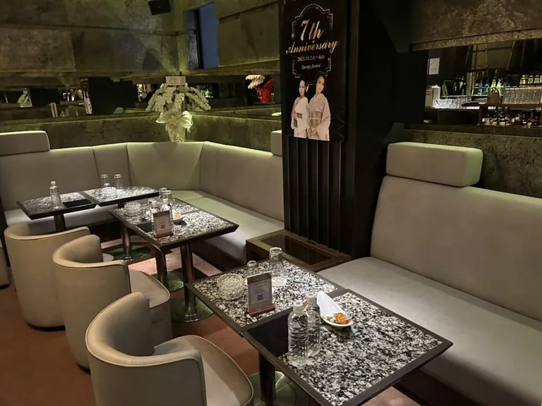 アミーニの店内