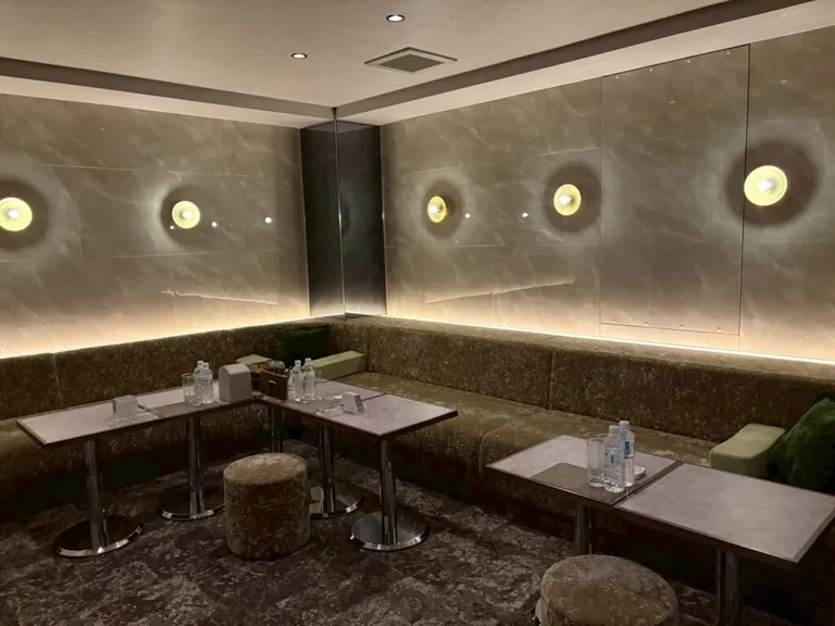 レジェンドの店内