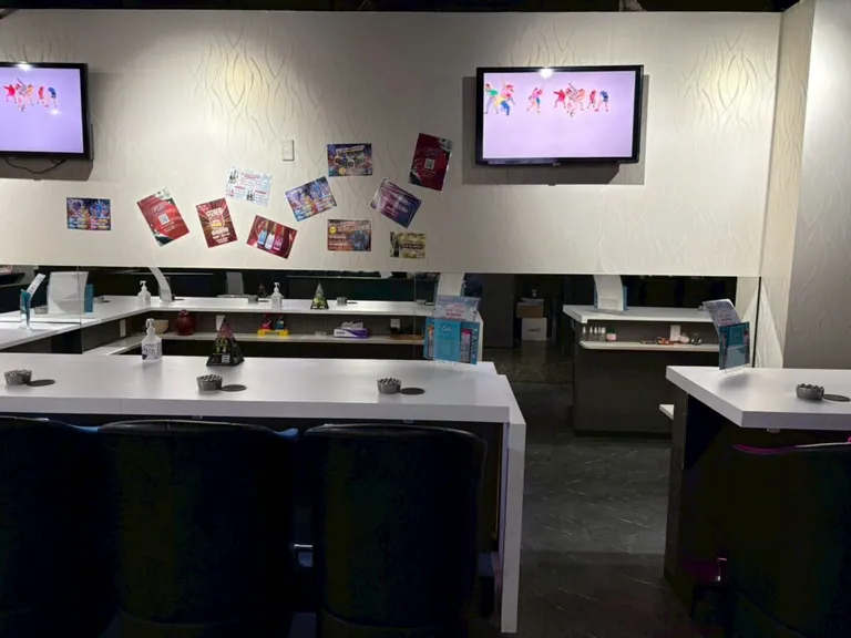 ベルエ （Girl’s Bar &Darts Belle）の店内
