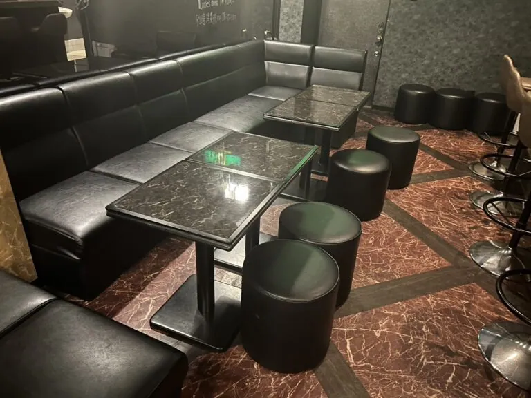 ユラリの店内