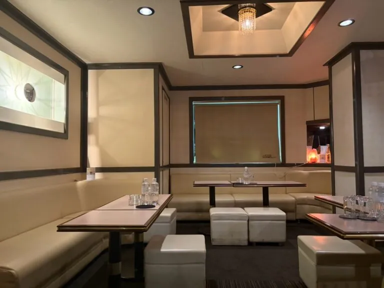 ステージの店内