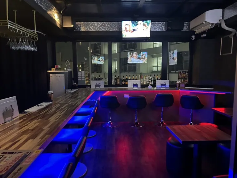 トラジロウ （カラオケ＆バー TORAJIROU）の店内