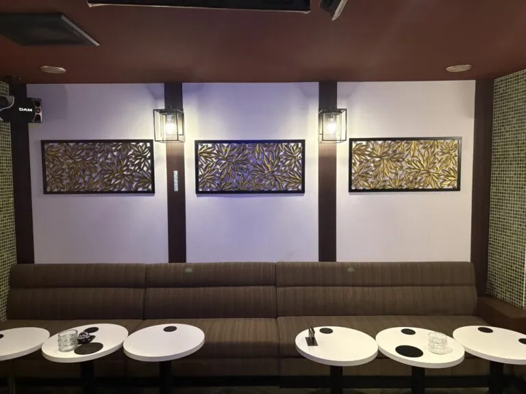 ピンの店内