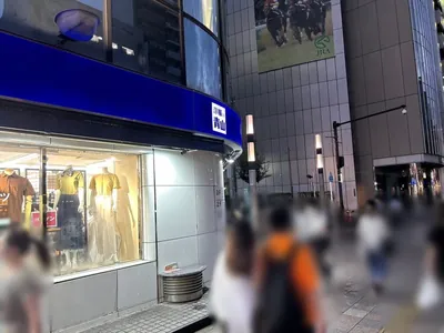 ダリへの道順 5／8：直進後、左手一つ目の路地を左折します。