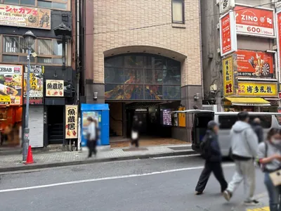 アリエル3への道順 6／6：突き当り目の前に渋谷アリエル3の入る「コスモ渋谷館」があります。