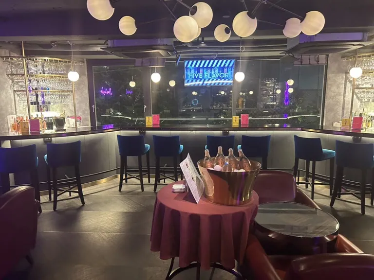 ワイナリーの店内