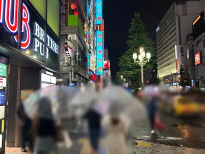 ラブピアへの道順 7／12：左手の二つ目の路地を左折します。