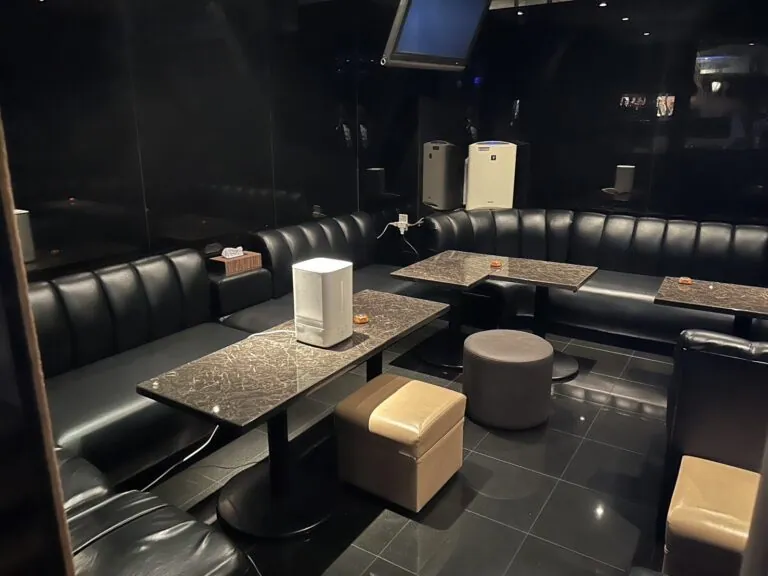 モンサンミッシェルの店内