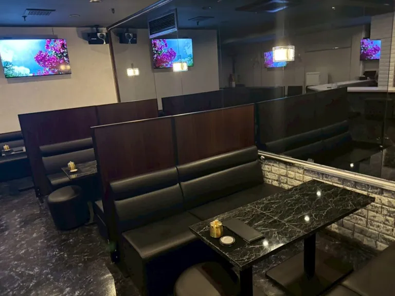 ルナリアの店内