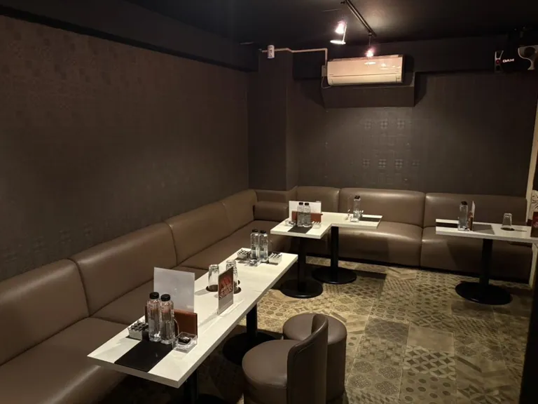 シャンクスの店内