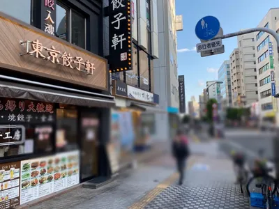 アルジェントクラブへの道順 3／5：左手の一つ目の路地を左折します。
