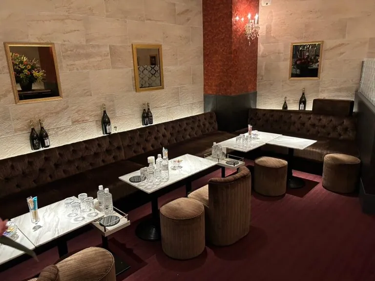 テテの店内